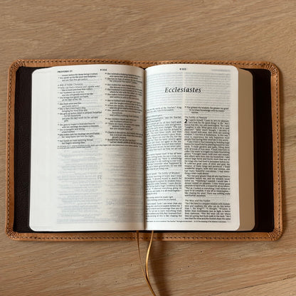 NLT Bible, Double Column, Compact